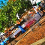 Bewegungsbild eines Flohmarktes mit Besuchern